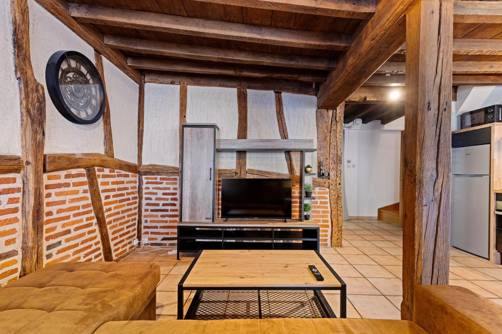 Les Chambres Tonics Montrevel-en-Bresse Exterior foto